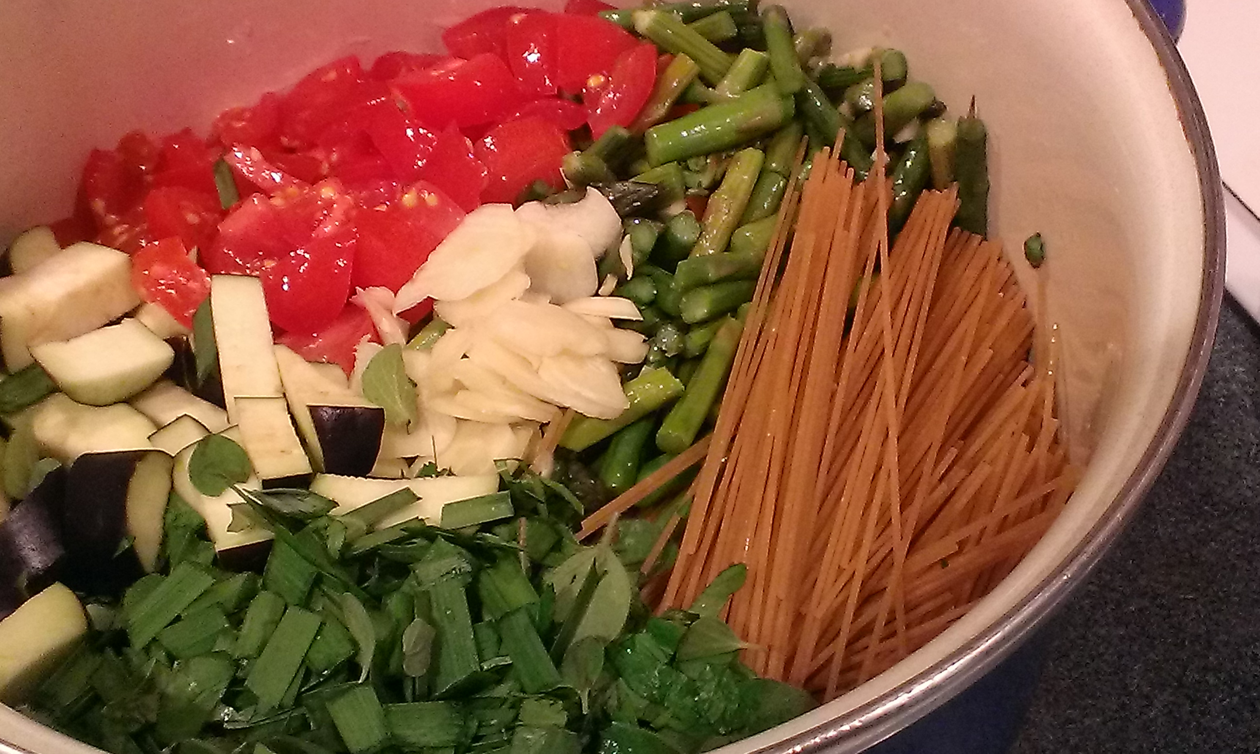 fresh ingredients for one pot spaghetti